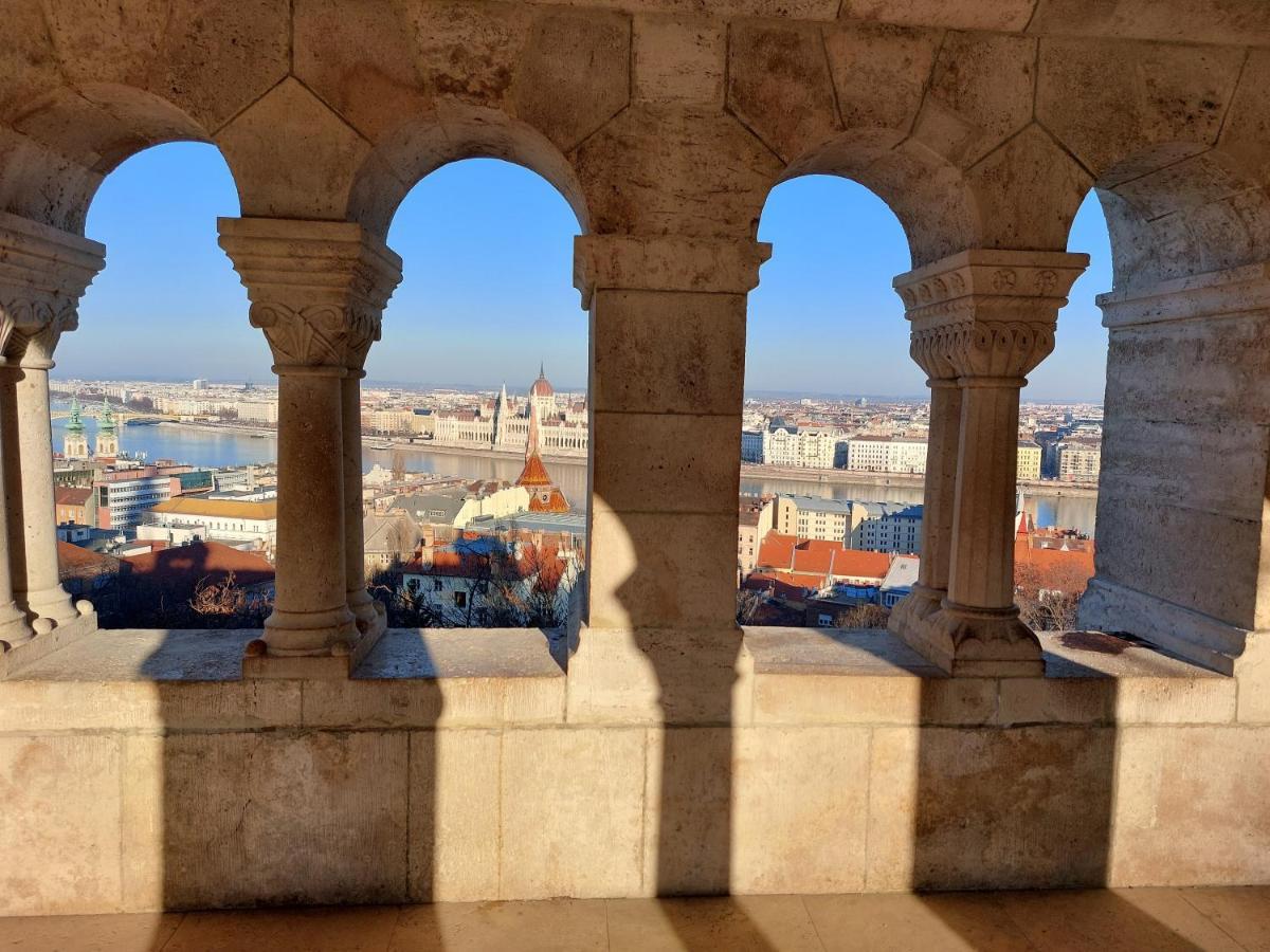 Sunny Studio At The Castle Apartment Budapest Exterior photo